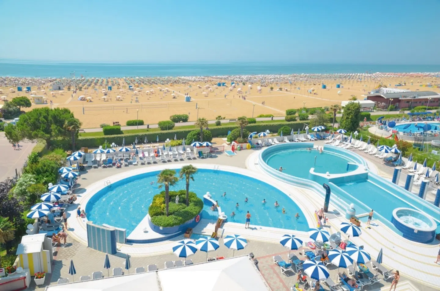 Aparthotel Imperial OUTDOOR_POOL