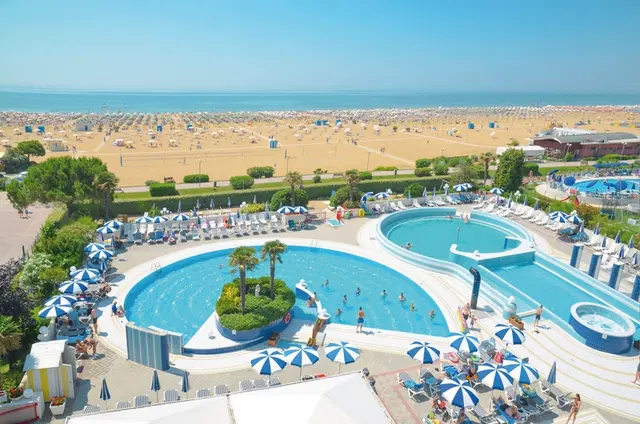 Aparthotel Imperial OUTDOOR_POOL