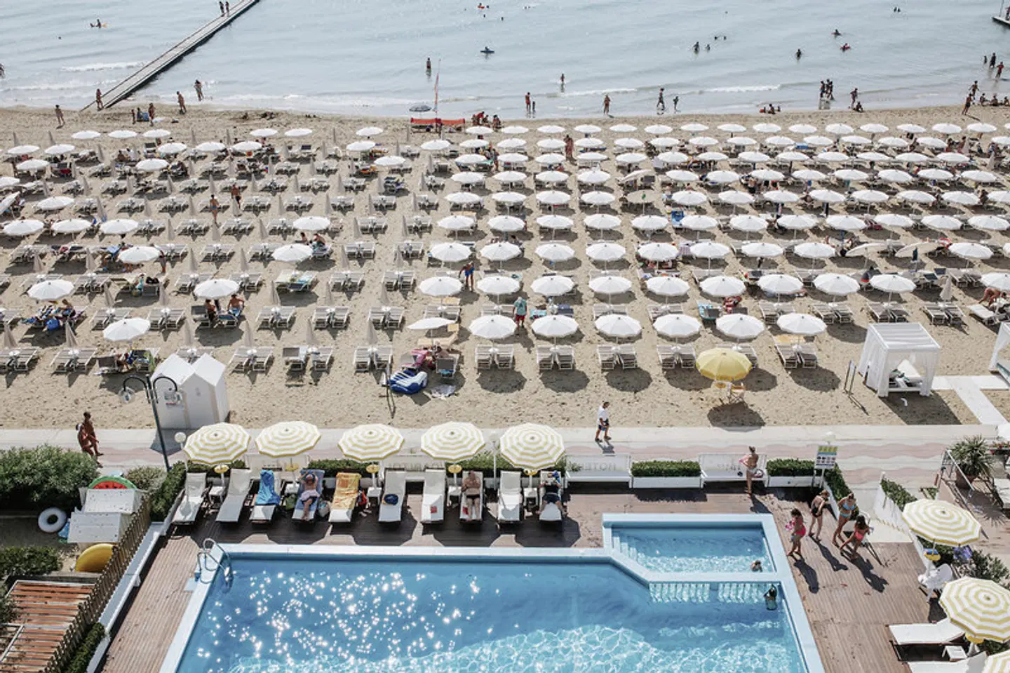 Capitol OUTDOOR_POOL