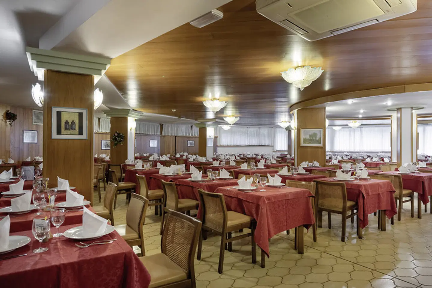 Hotelkomplex Palme Suite & Royal Restaurant