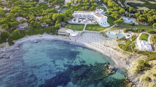 Falkensteiner Resort Capo Boi OUTDOOR_POOL
