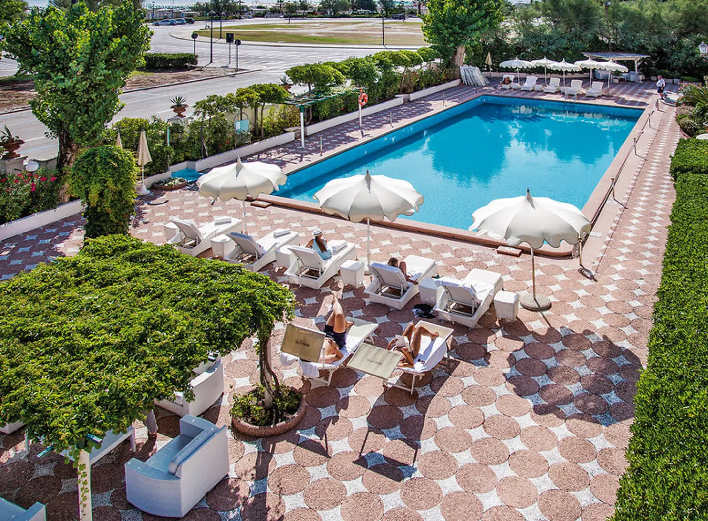 Grand Hotel Rimini & Residenza Parco Fellini OUTDOOR_POOL