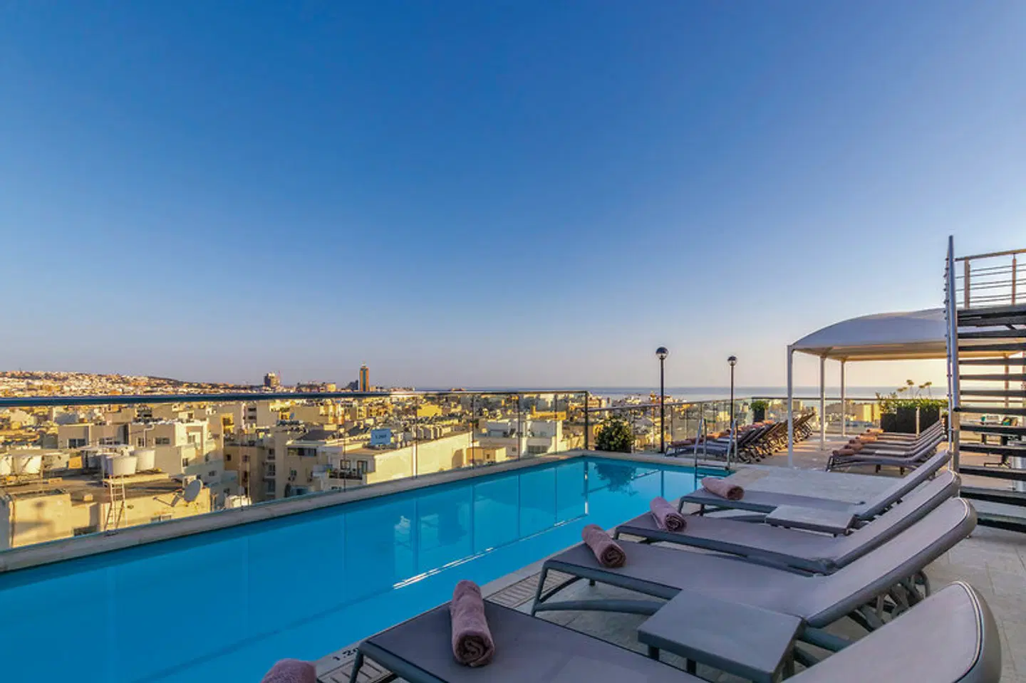 AX Victoria Hotel OUTDOOR_POOL
