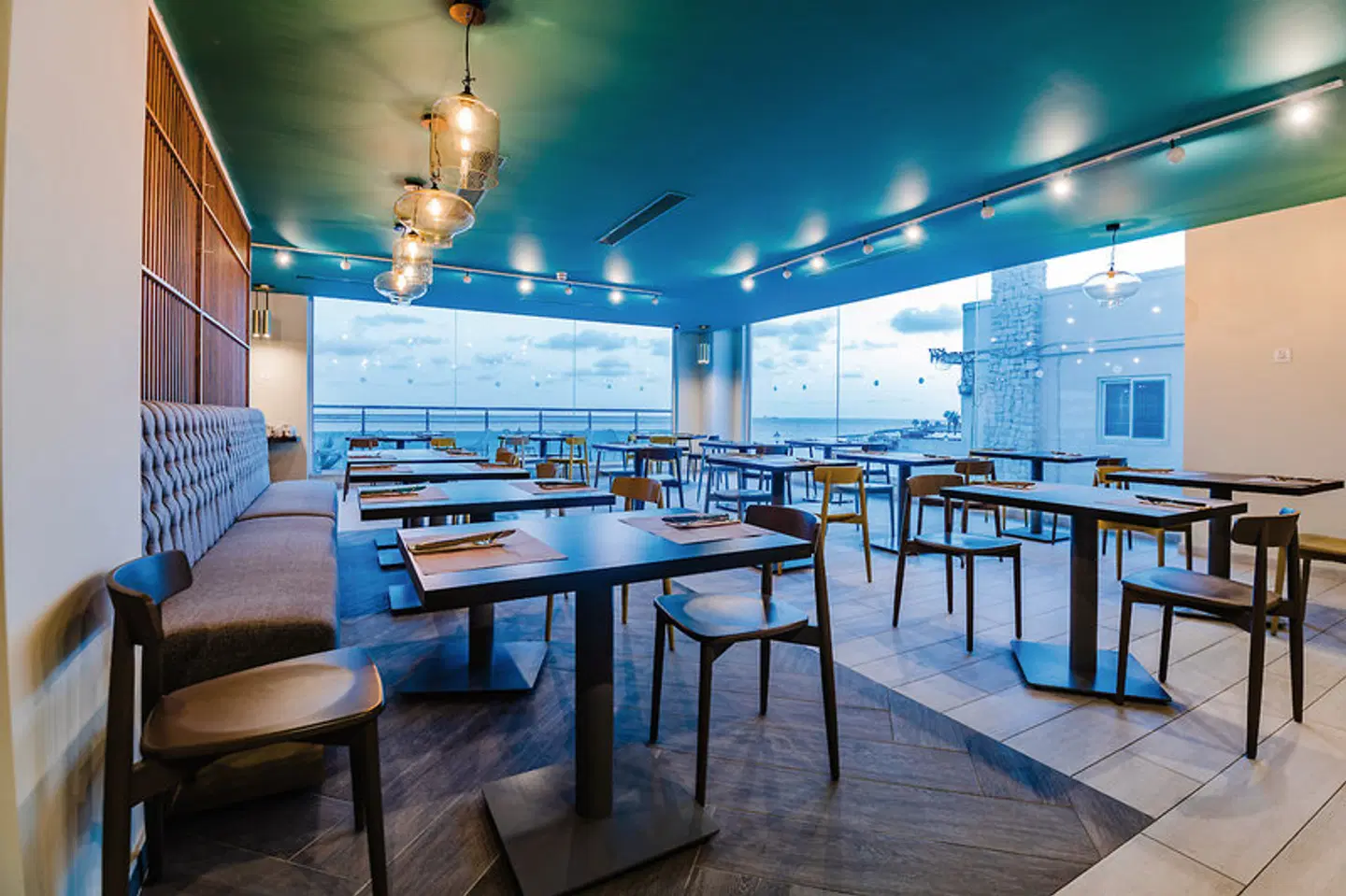 Seaview Hotel Bar