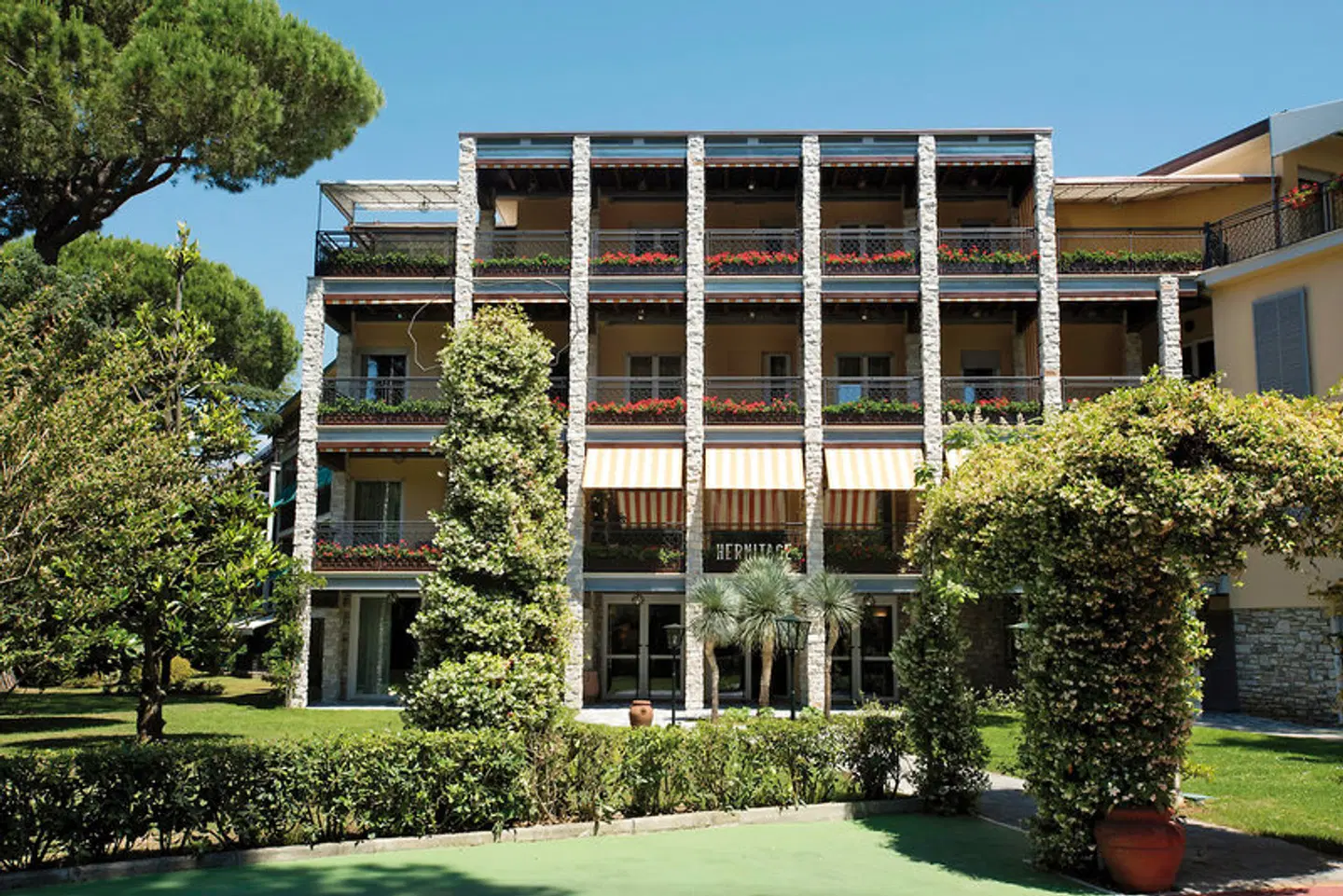 Hermitage Hotel & Resort EXTERIOR