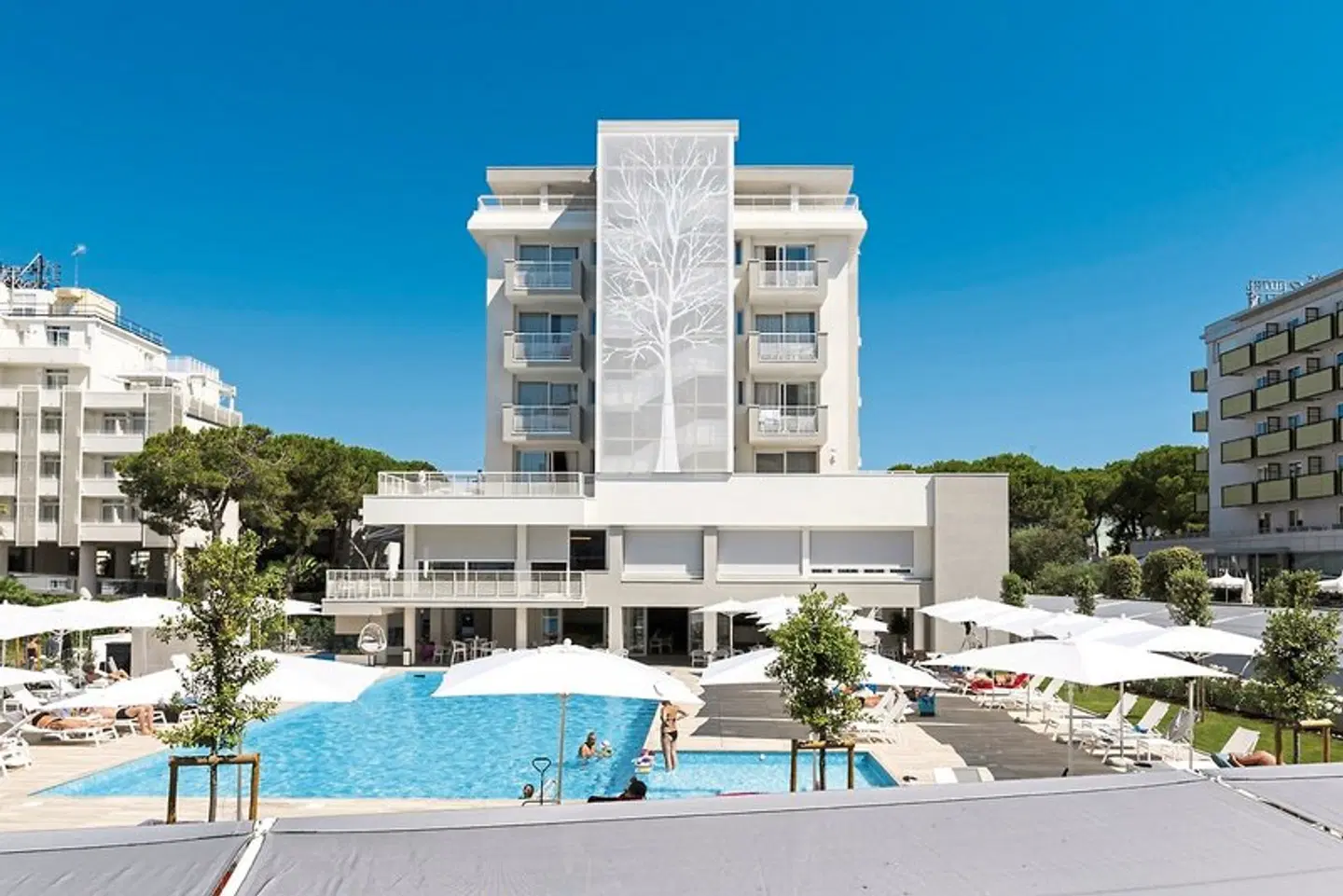 Life Hotel EXTERIOR