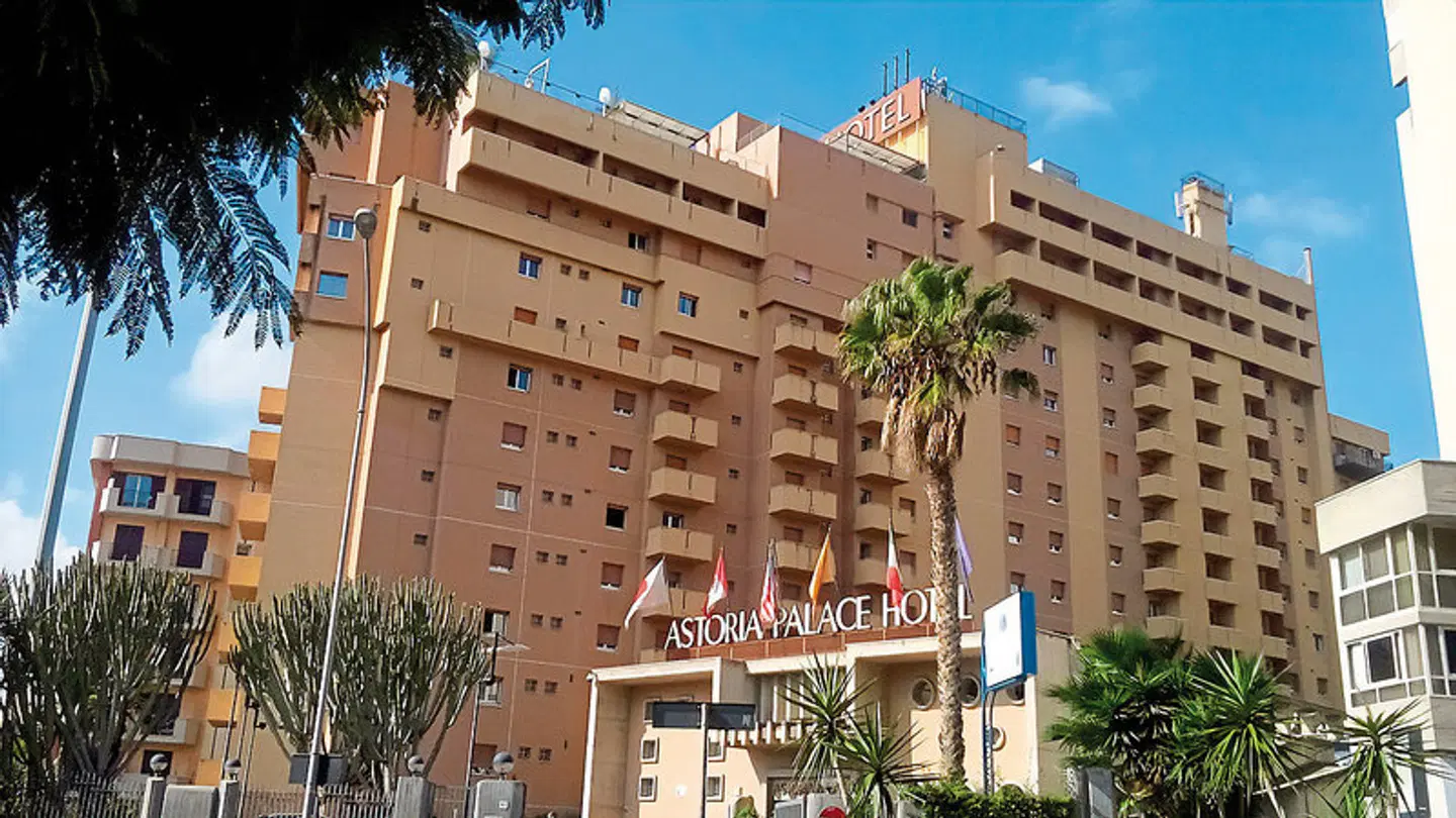 Astoria Palace EXTERIOR