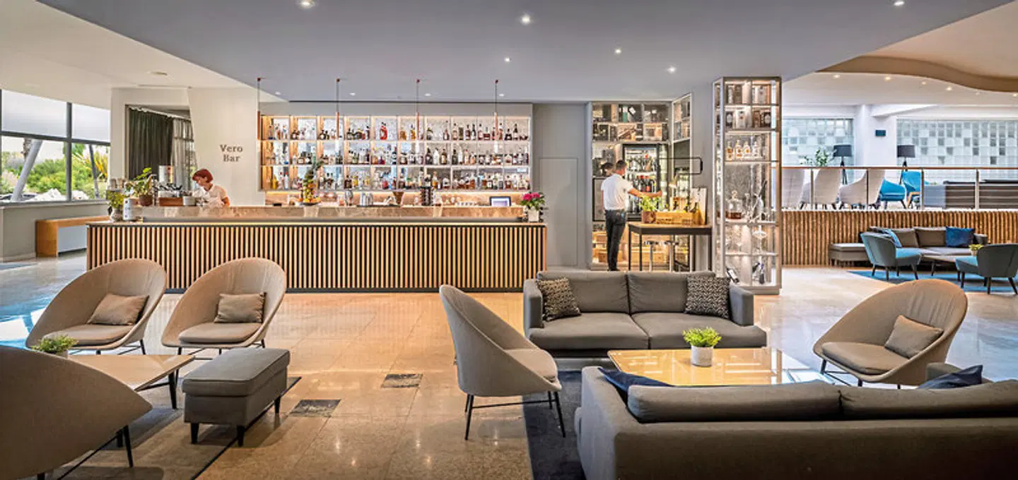 Valamar Diamant Hotel Bar
