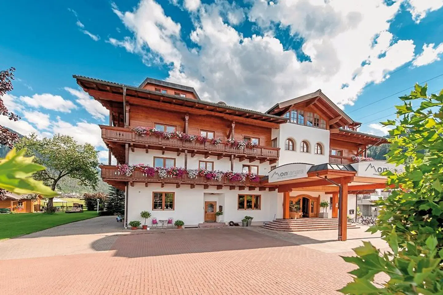 Montanara EXTERIOR