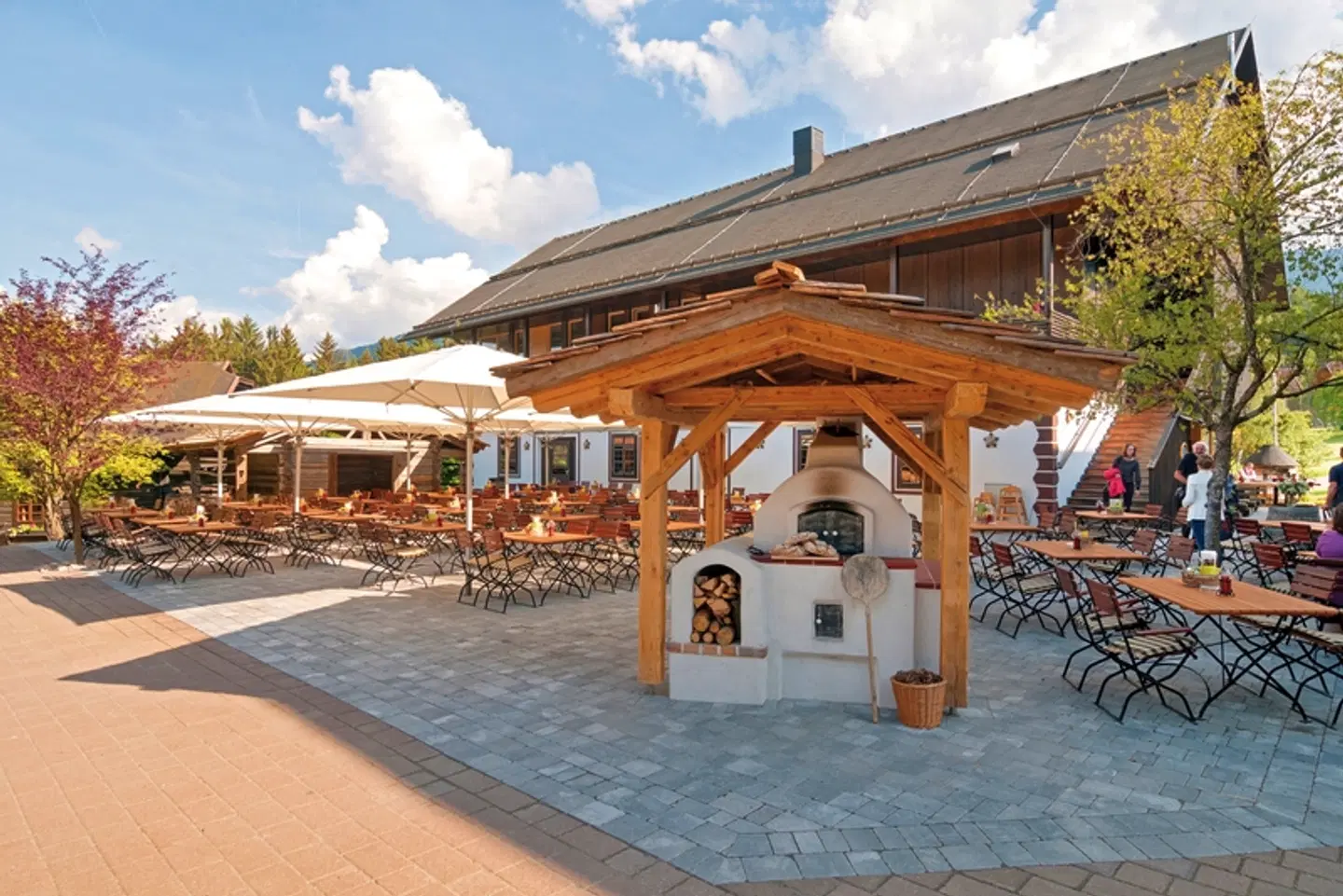 Naturel Hoteldorf SCHÖNLEITN Terrasse