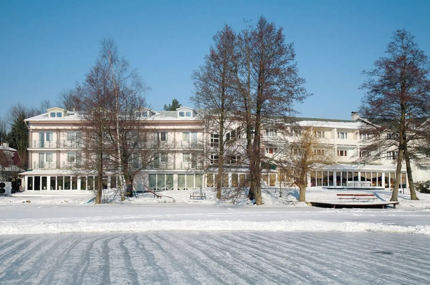 Hotel Riviera EXTERIOR