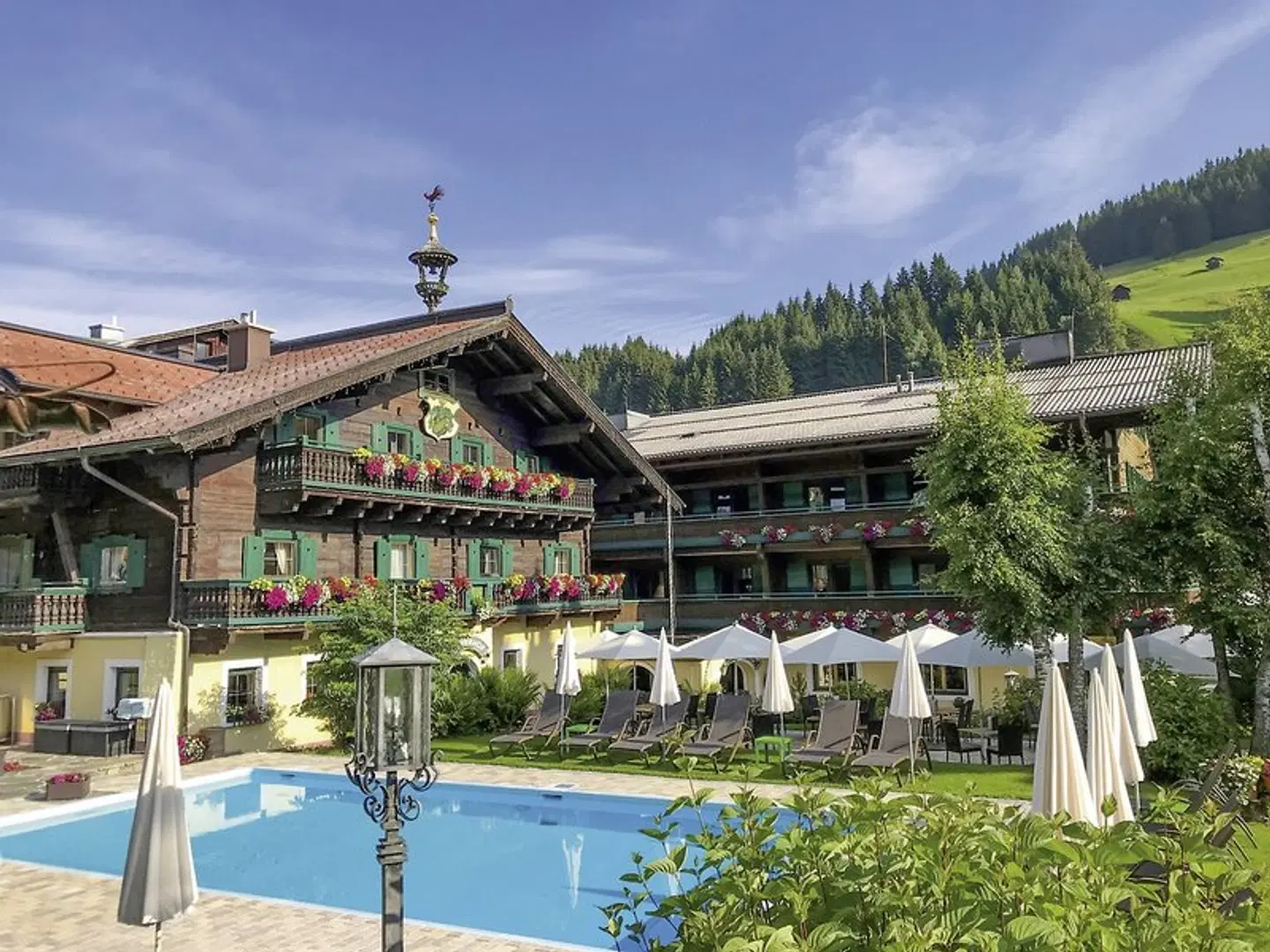 Unterhof OUTDOOR_POOL