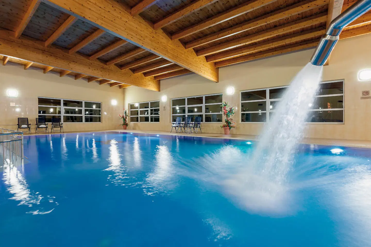 Bursztyn Medical Spa & Wellness Hallenbad