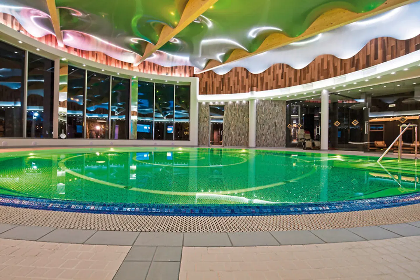 Hotel Wellness Medical Spa Unitral Hallenbad