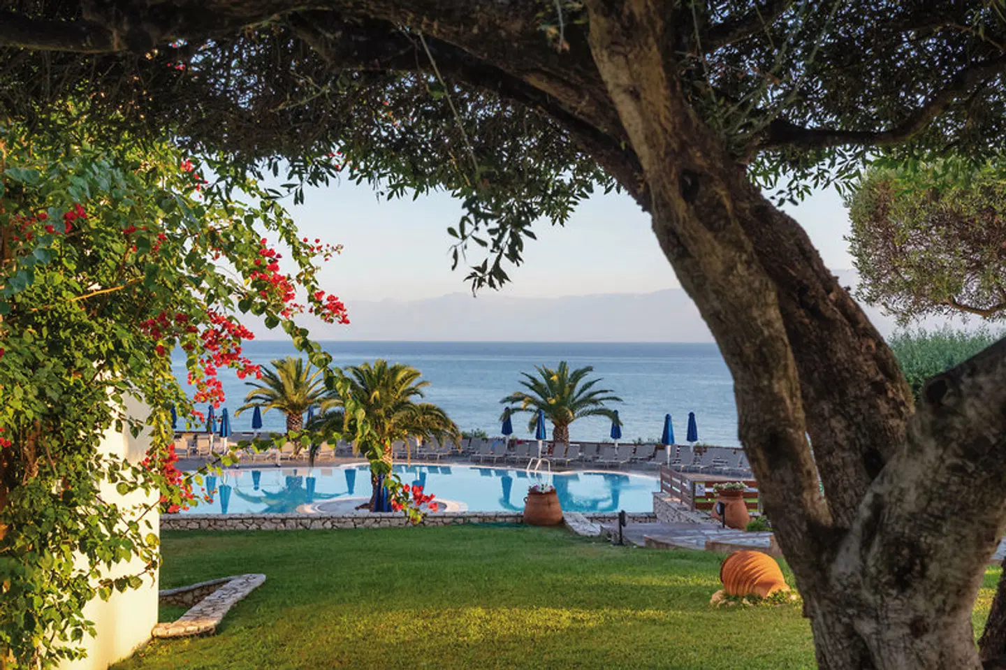 Mareblue Beach Corfu Resort Garten