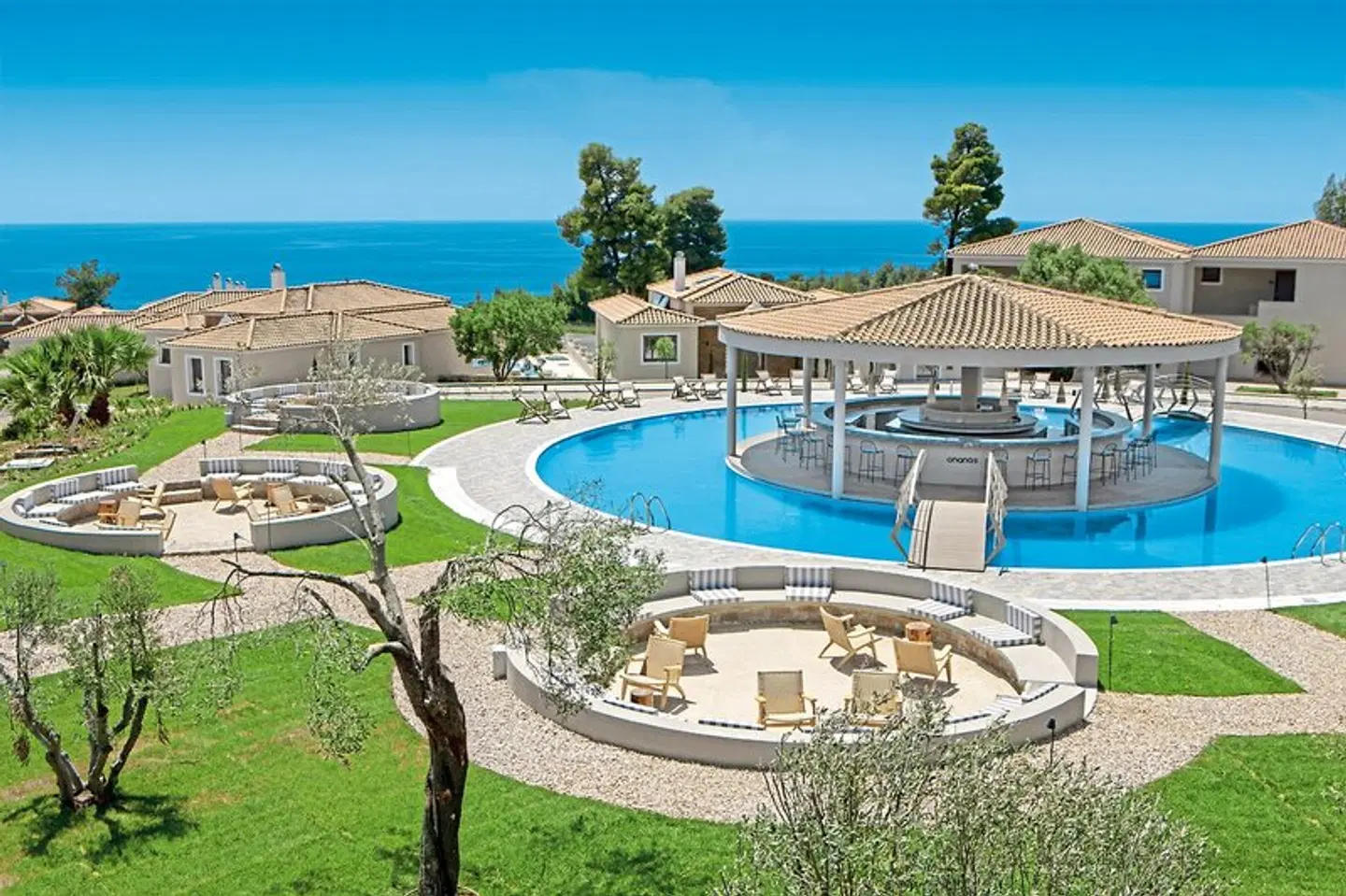 Zeus Eleva Ajul OUTDOOR_POOL