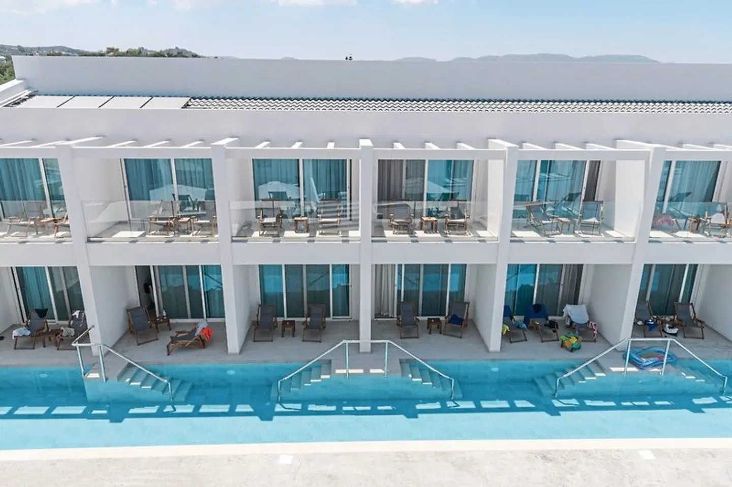 Mirage Bleu OUTDOOR_POOL
