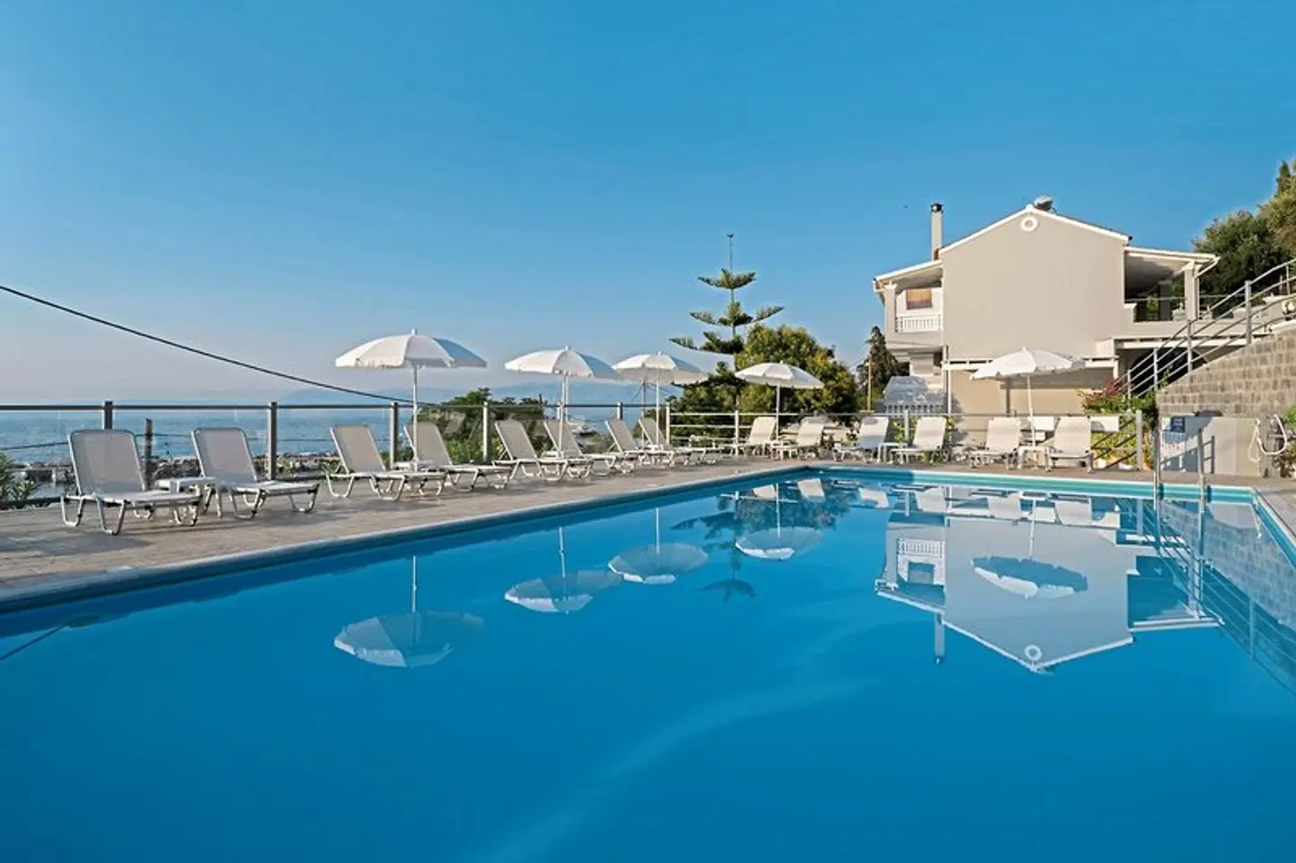 Golden Sunset OUTDOOR_POOL