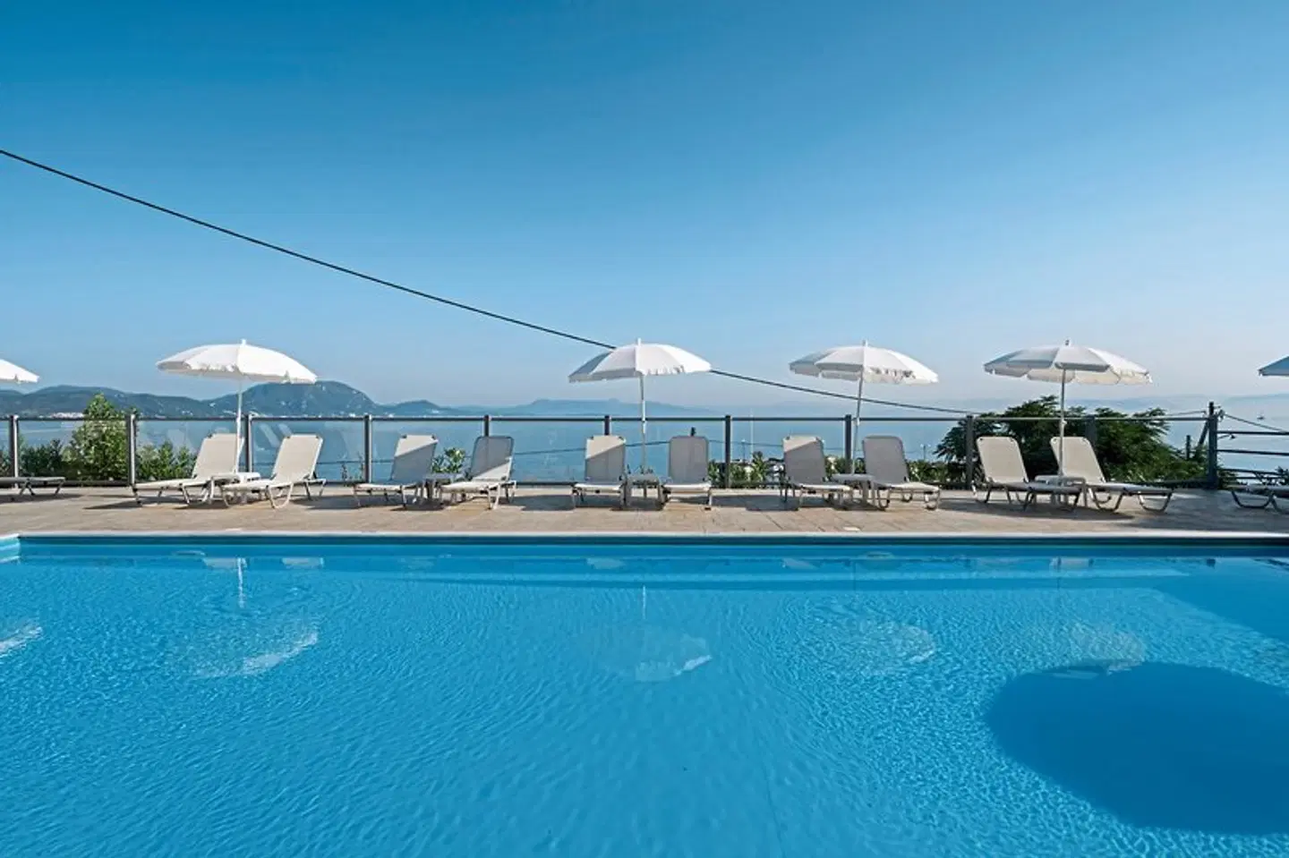 Golden Sunset OUTDOOR_POOL
