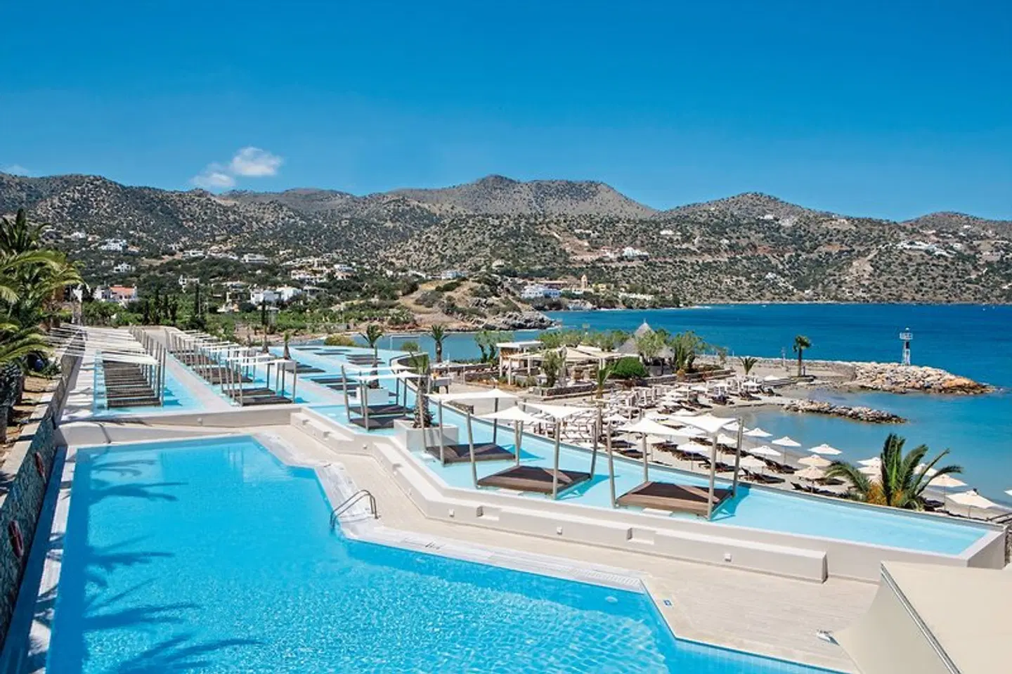 Zeus Eleva Mirabello Bay Strand