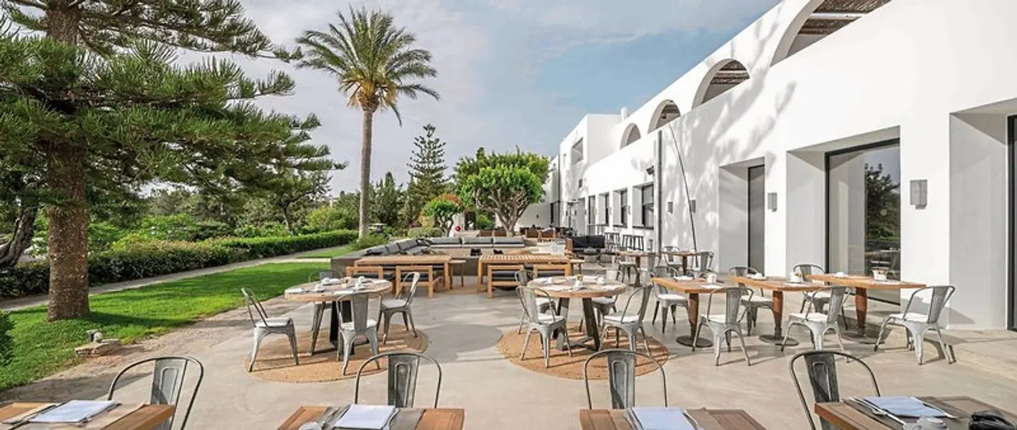 Minos Beach Art Terrasse