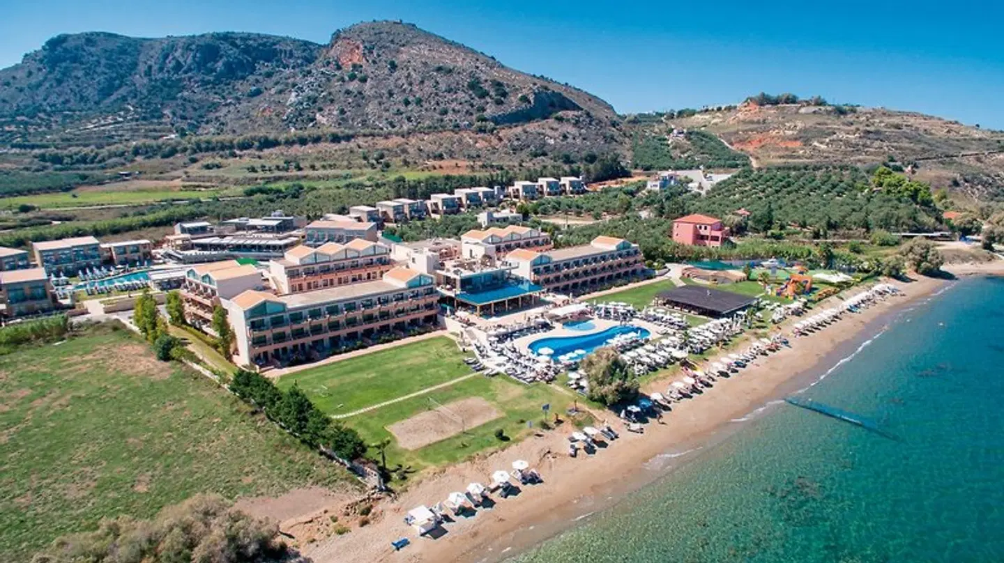 Kiani Beach Resort EXTERIOR