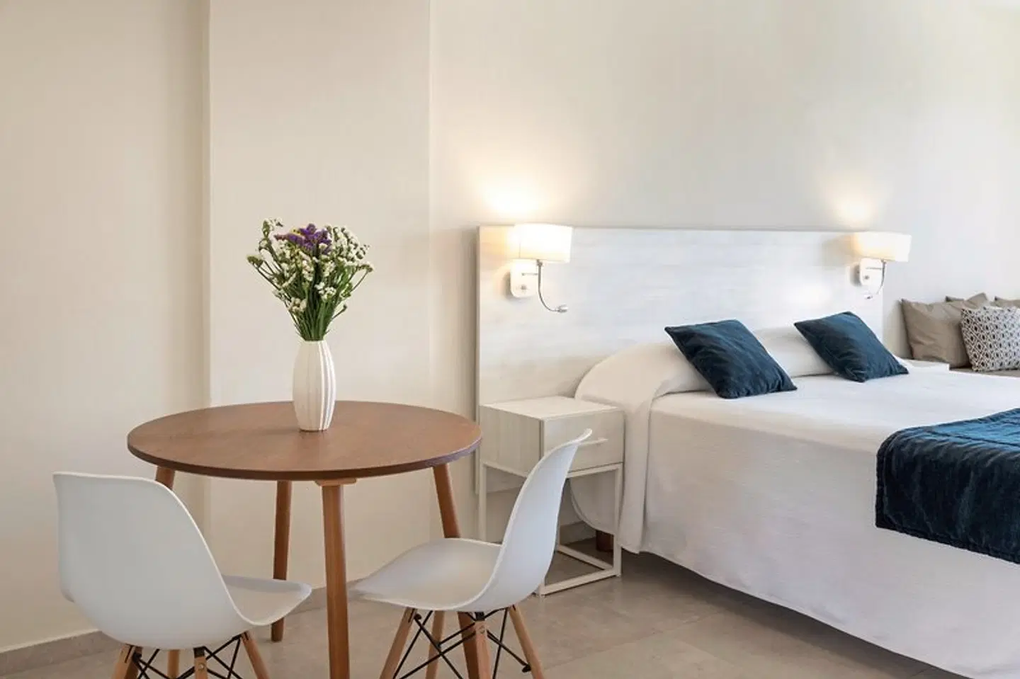 Louis Paphos Breeze ROOM_EXAMPLE