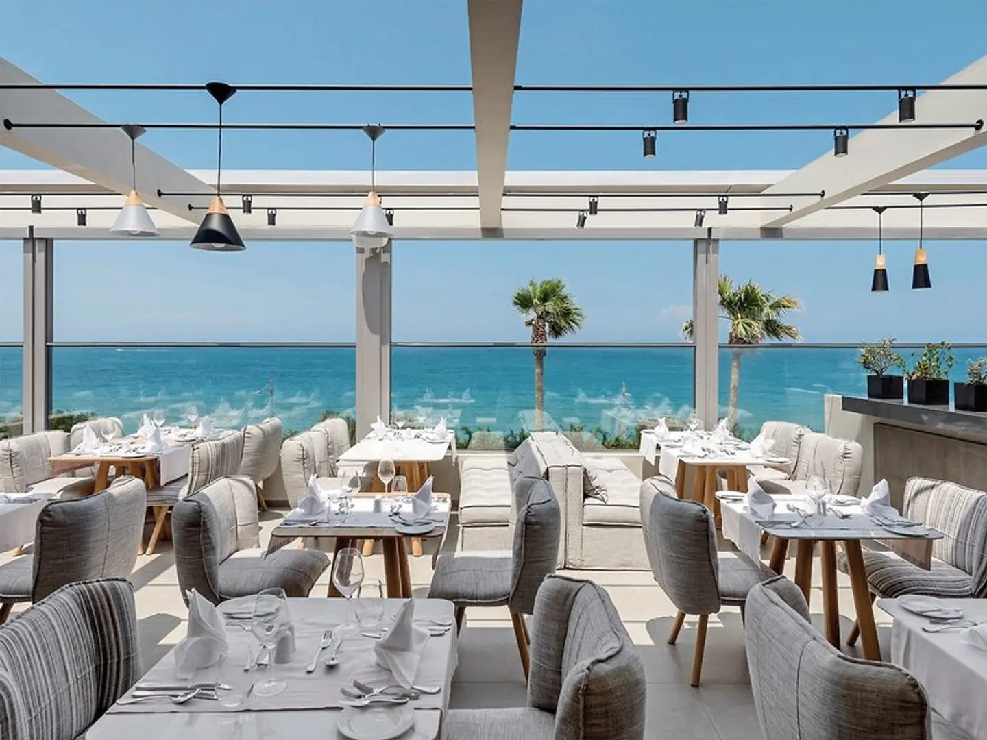 Ikones Seafront Luxury Suites Restaurant