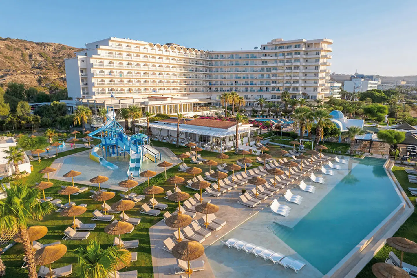 Pegasos Deluxe Beach Hotel OUTDOOR_POOL
