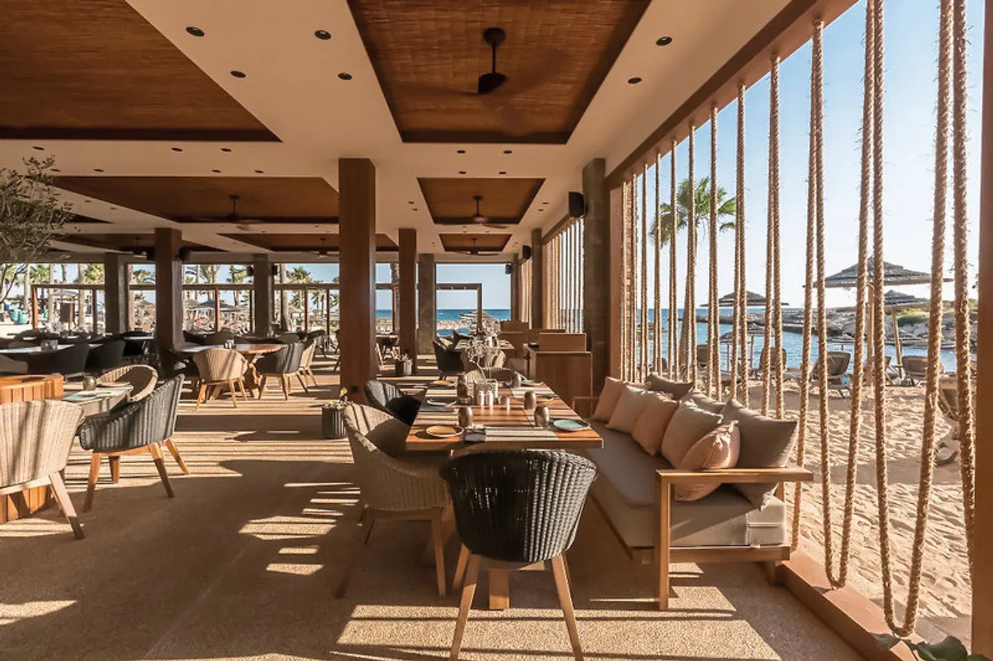 Adams Beach LOUNGE_LOBBY