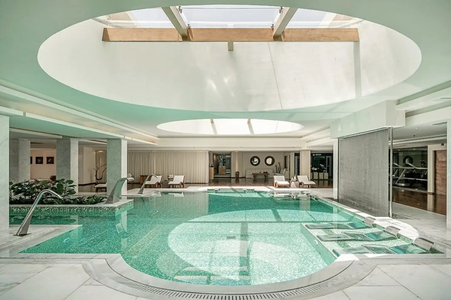 Avra Imperial Beach Resort Hallenbad