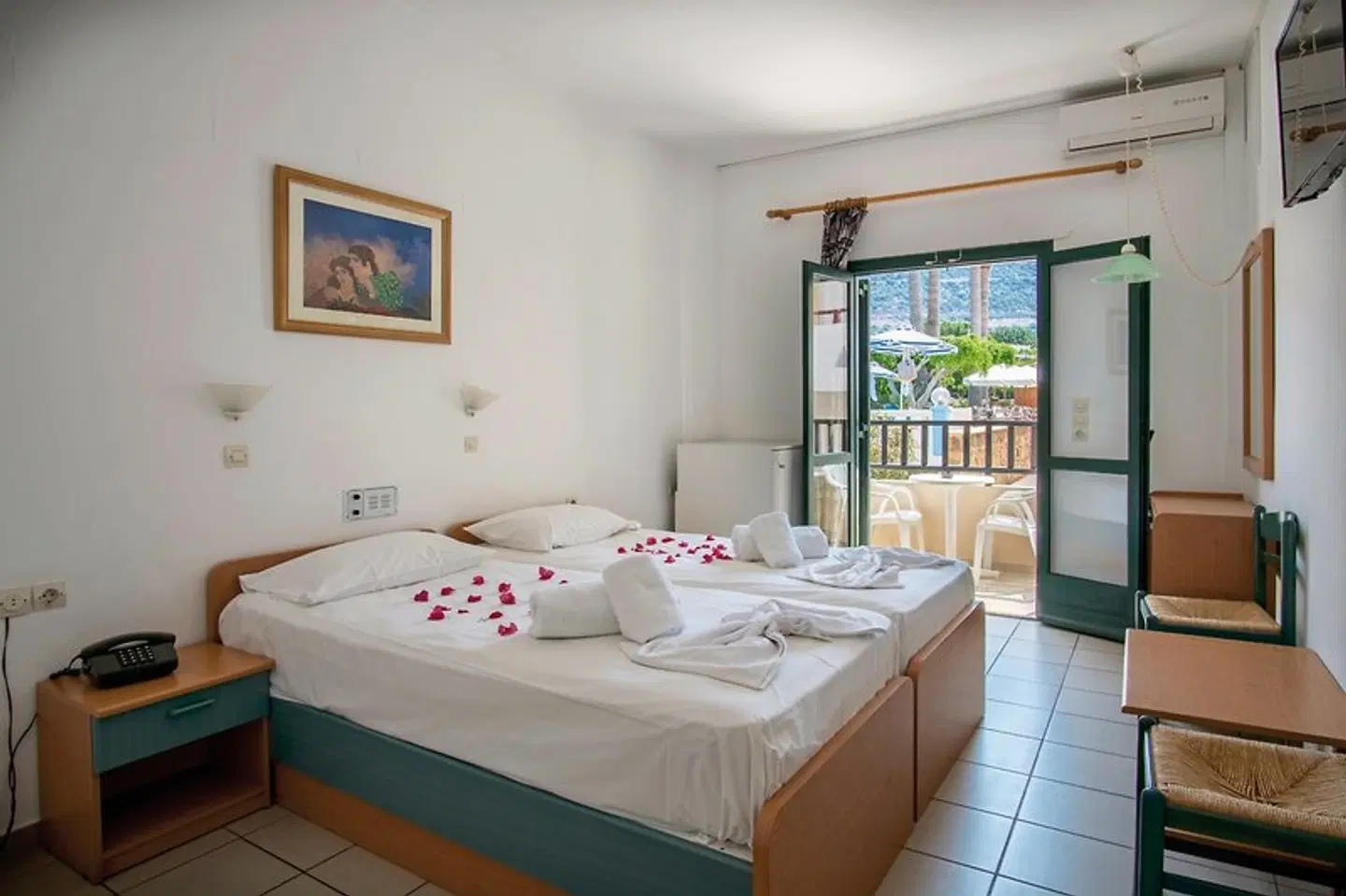 Paloma Garden & Corina ROOM_EXAMPLE