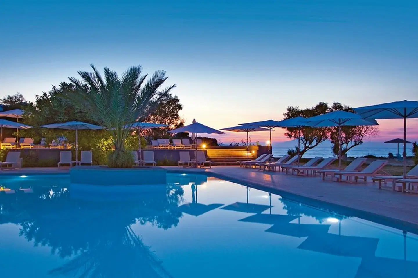 The Bay Hotel + Suites OUTDOOR_POOL