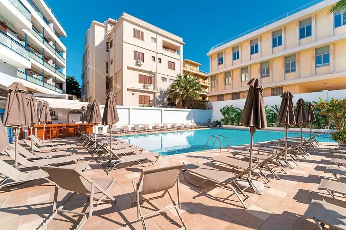 Best Western Plus Plaza Hotel Rhodes OUTDOOR_POOL