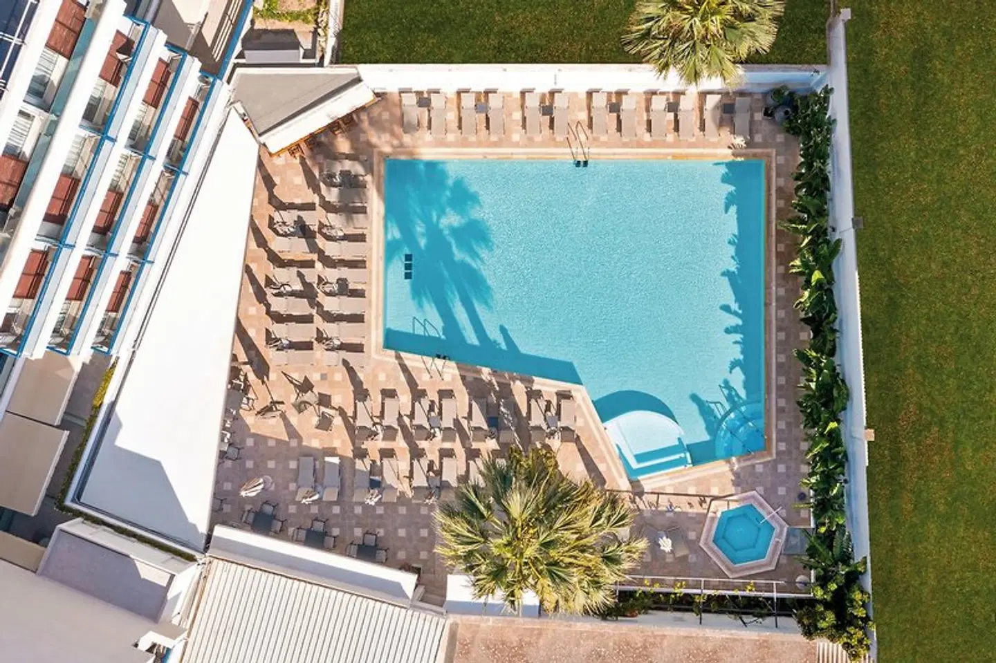 Best Western Plus Plaza Hotel Rhodes OUTDOOR_POOL