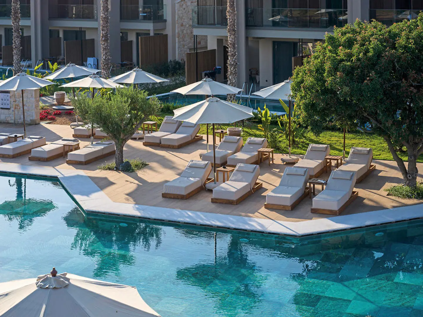 Portes Theros OUTDOOR_POOL