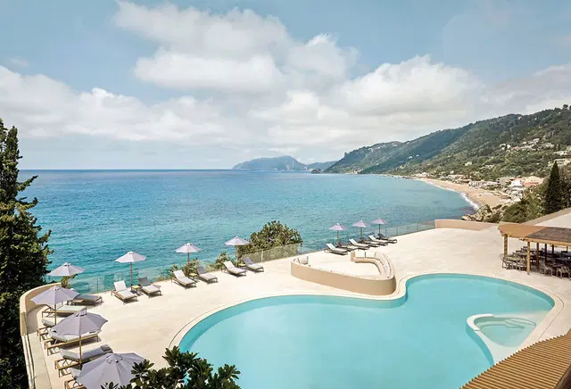 Ella Álkyna OUTDOOR_POOL