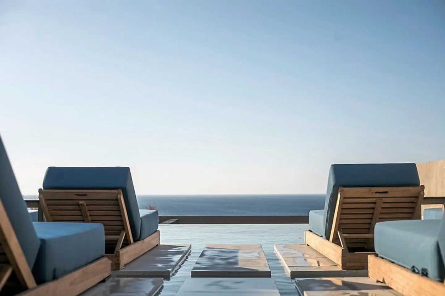 Este Elegant Suites & Villas OUTDOOR_POOL