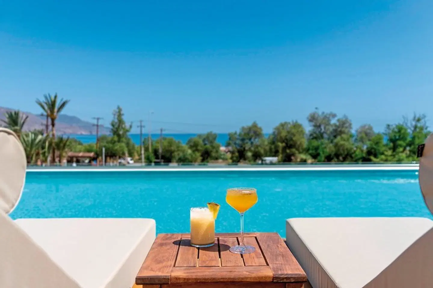 Georgioupolis Suites OUTDOOR_POOL