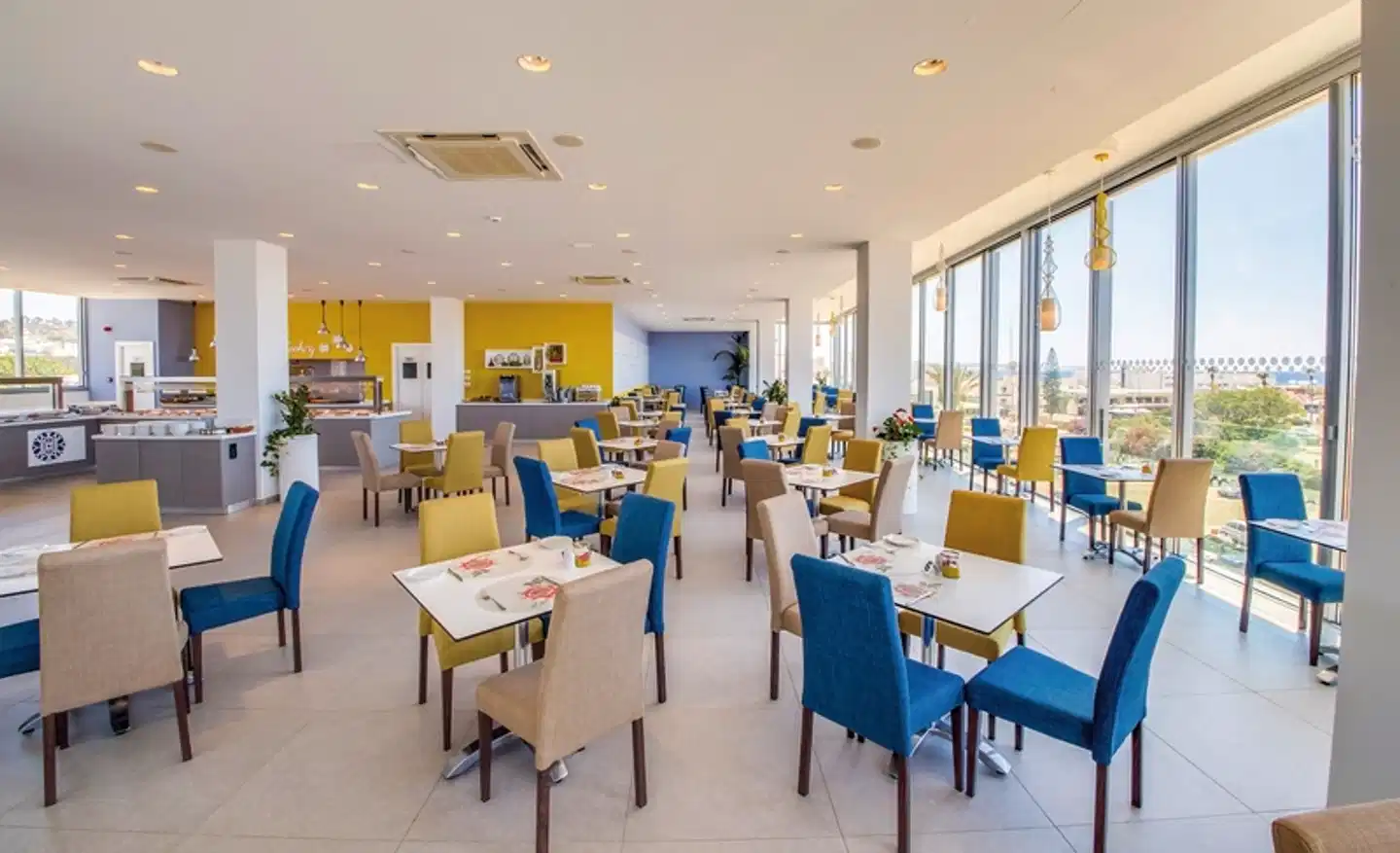 Nicholas Color Hotel Restaurant