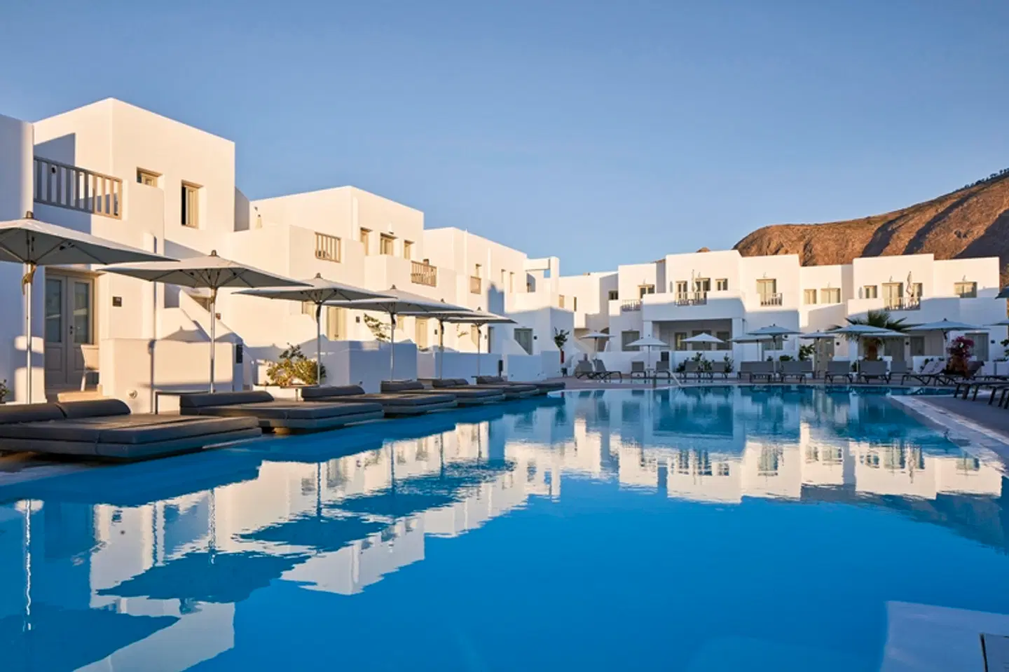 Aqua Blue OUTDOOR_POOL