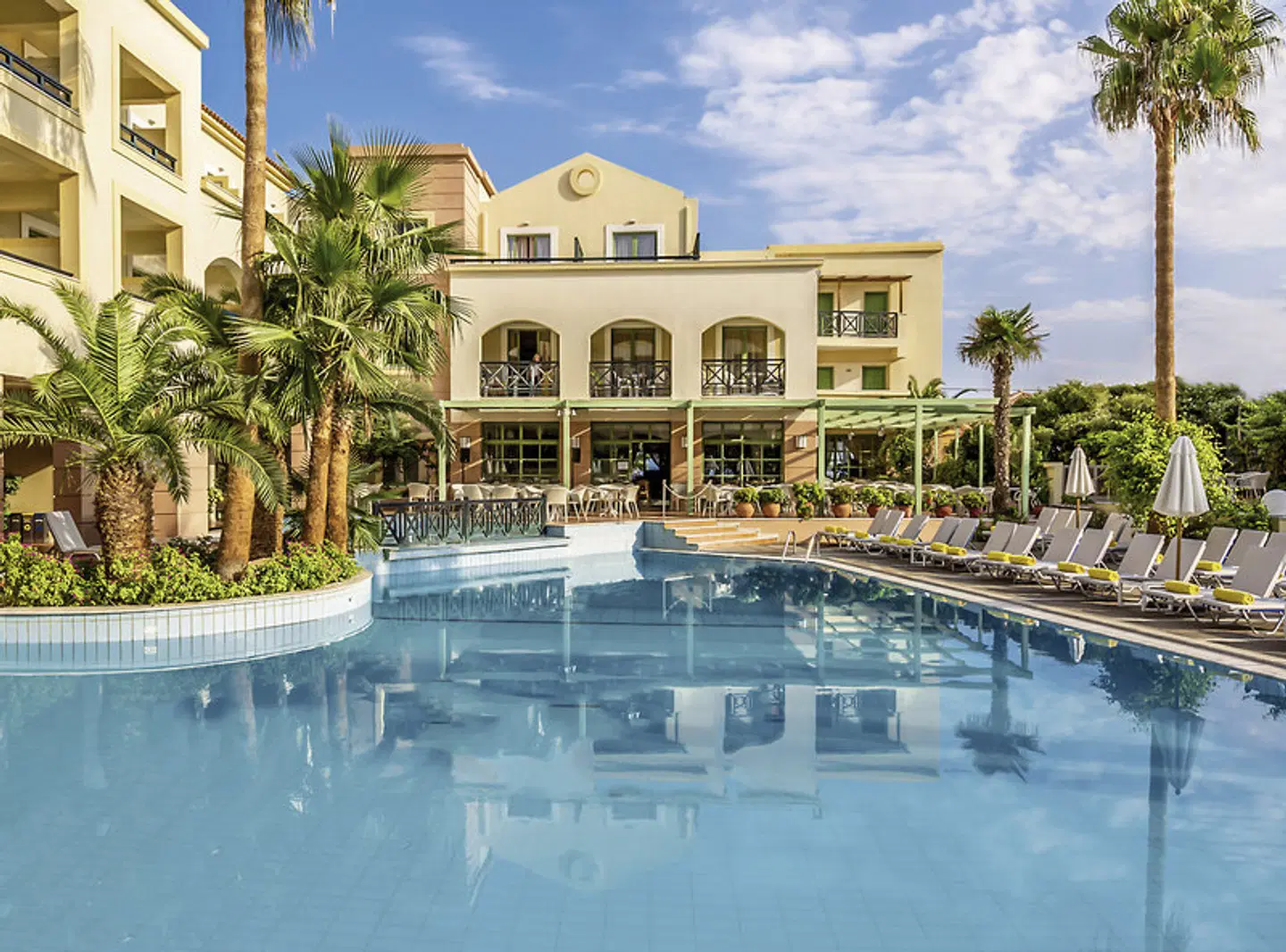 Samaina Inn OUTDOOR_POOL
