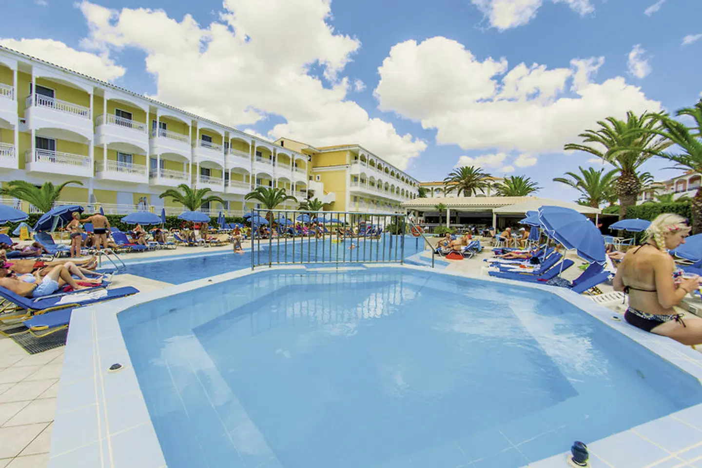Poseidon Beach OUTDOOR_POOL