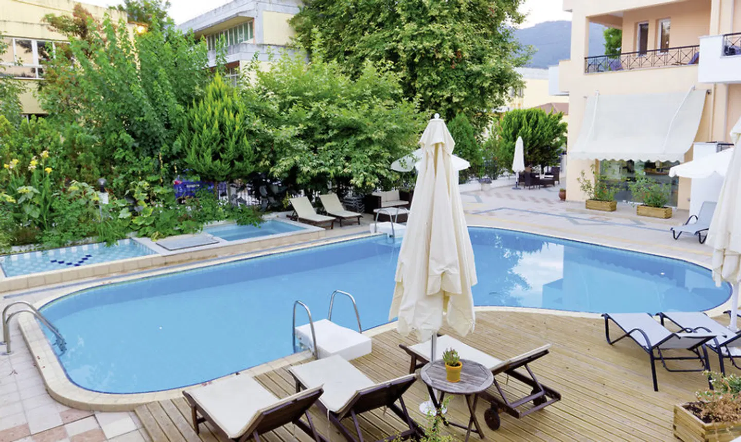 Filia OUTDOOR_POOL