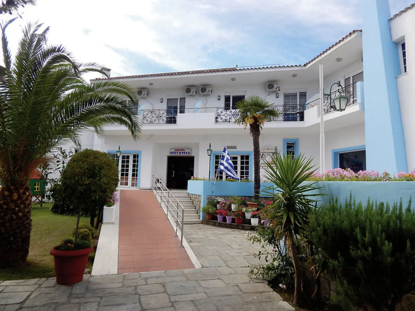 Artemis EXTERIOR
