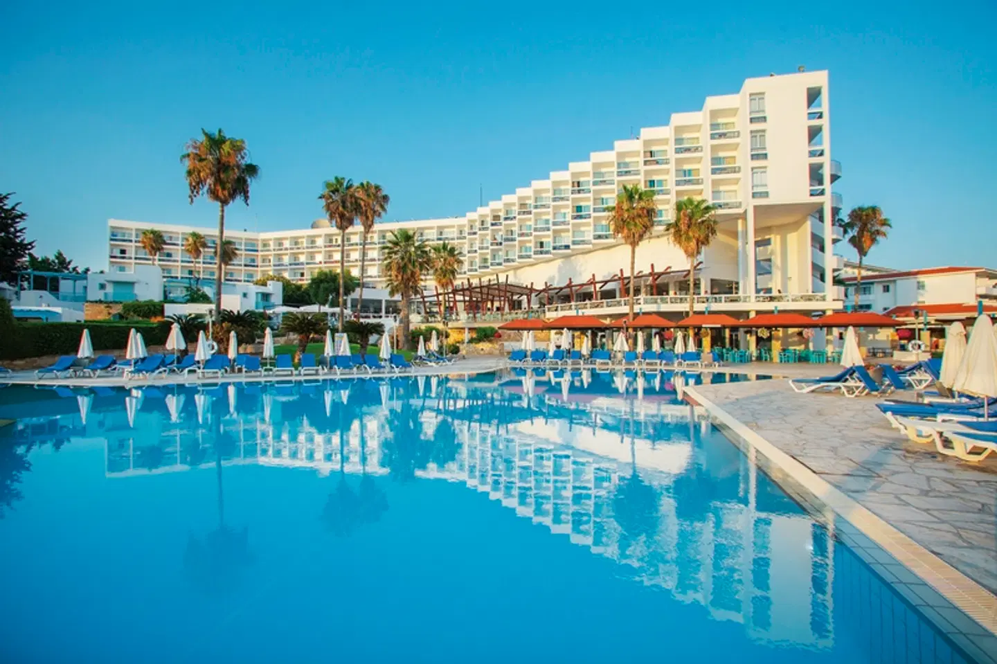 Leonardo Plaza Cypria Maris Beach Hotel & Spa OUTDOOR_POOL
