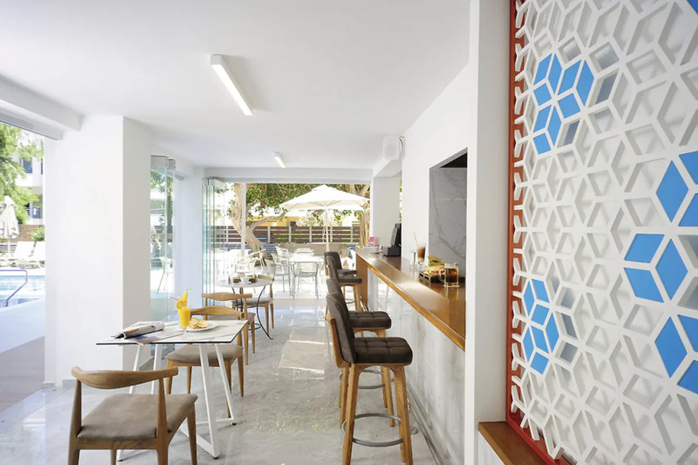 Atrium Ambiance Bar