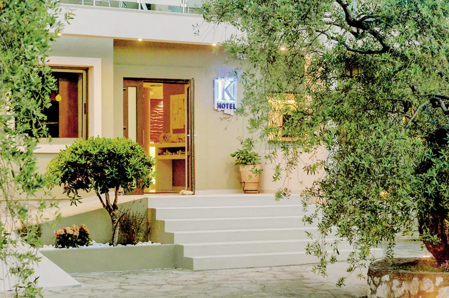 Korina EXTERIOR