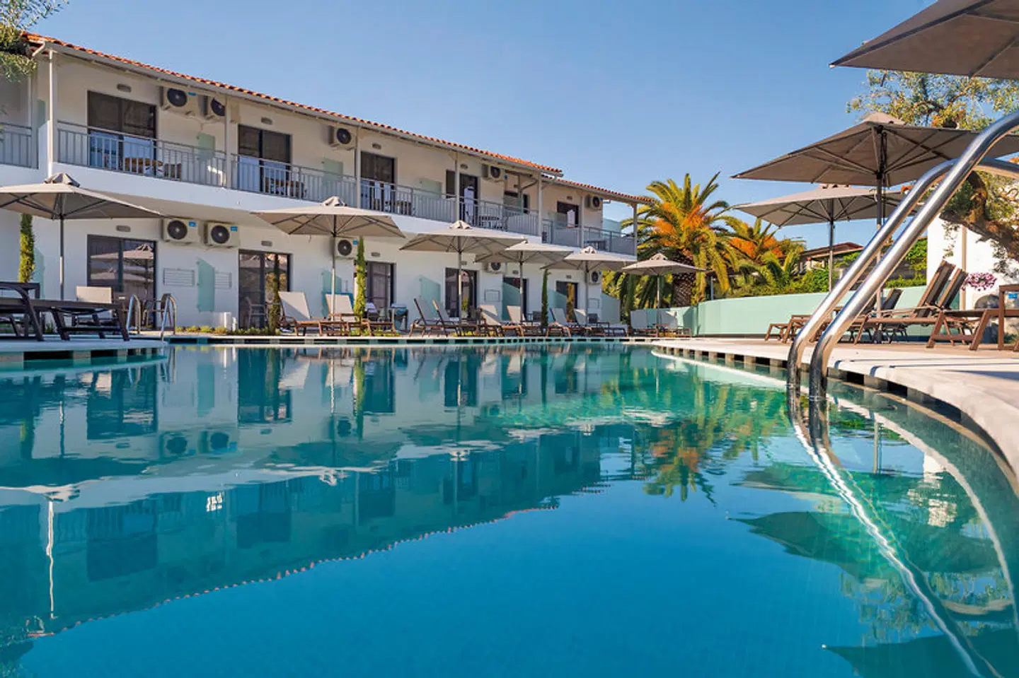 Philoxenia OUTDOOR_POOL