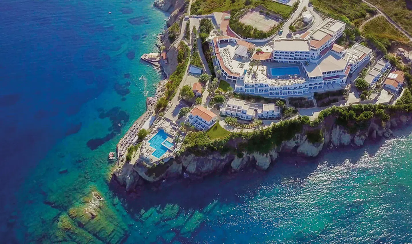 Peninsula Resort & Spa EXTERIOR